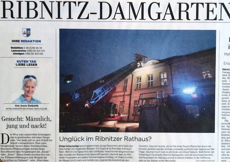 Bericht der Ostsee-Zeitung über ein Haus nach dem Umbau mit Fledermausgauben (PDF)